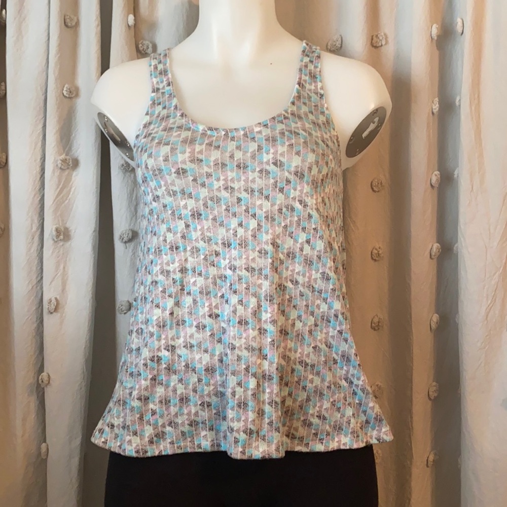 Geometric tank